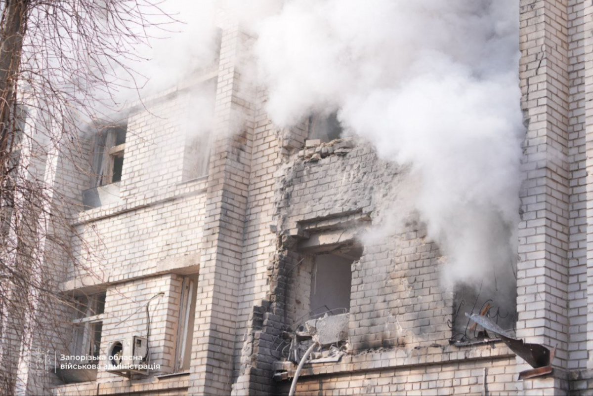 Россия ударила по родильному дому в Запорожье. Фото: ЗОВА