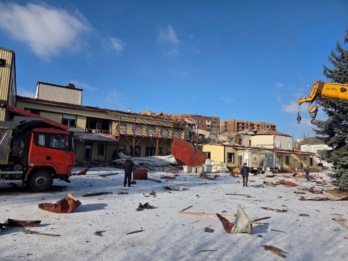 Ранковий удар по Слов'янську, зруйновано відділення «Нової пошти». Фото: Вадим Лях