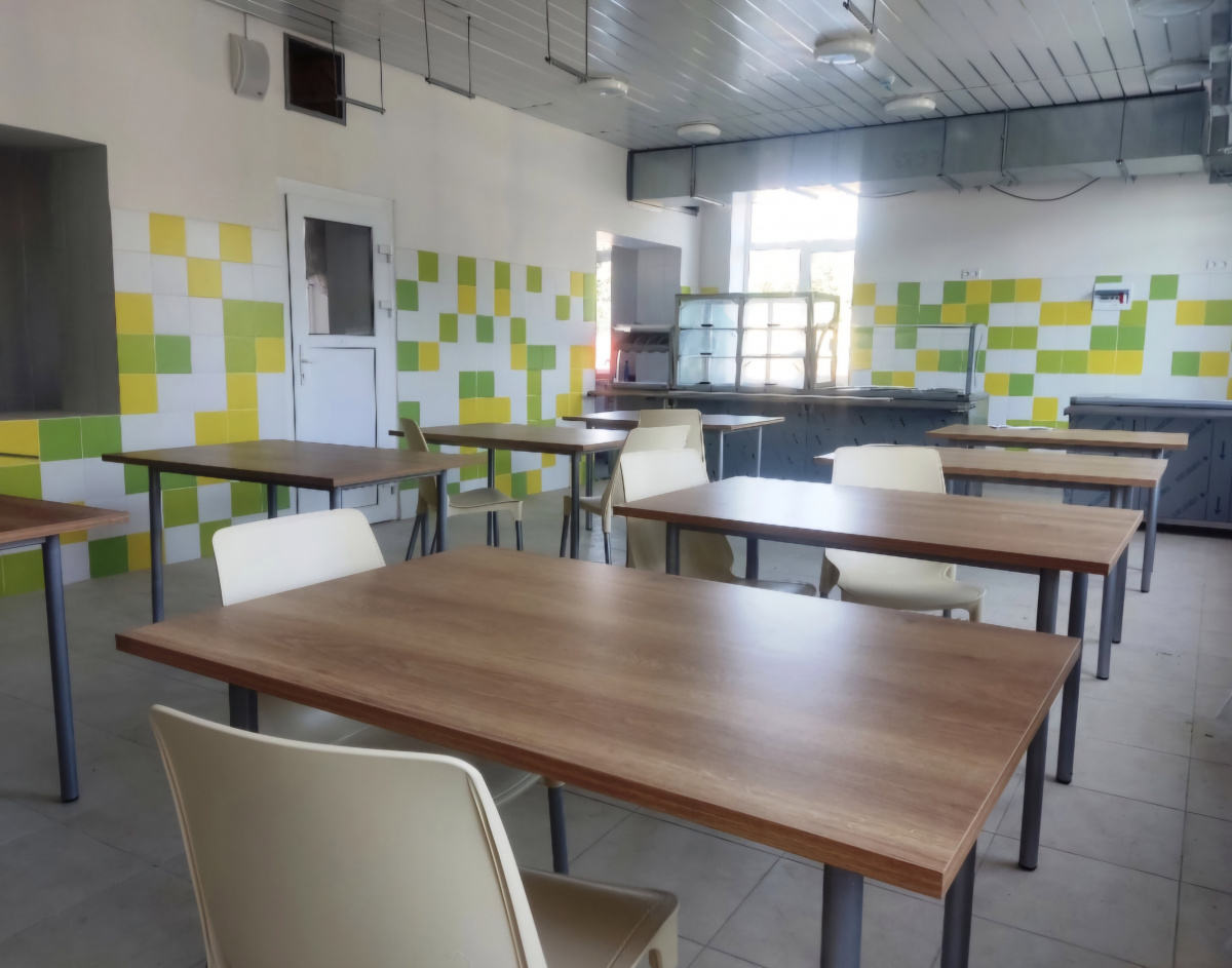 В детсадах и школах Донецка сокращают питание: из меню исчезают мясо, фрукты и молоко