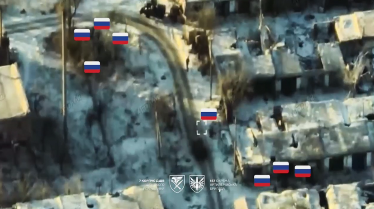 Скупчення загарбників у Покровську. Фото: кадр із відео