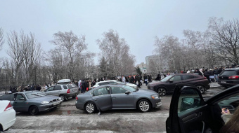 Эвакуации в учебных заведениях оккупированных Донецка и Луганска стали регулярной практикой