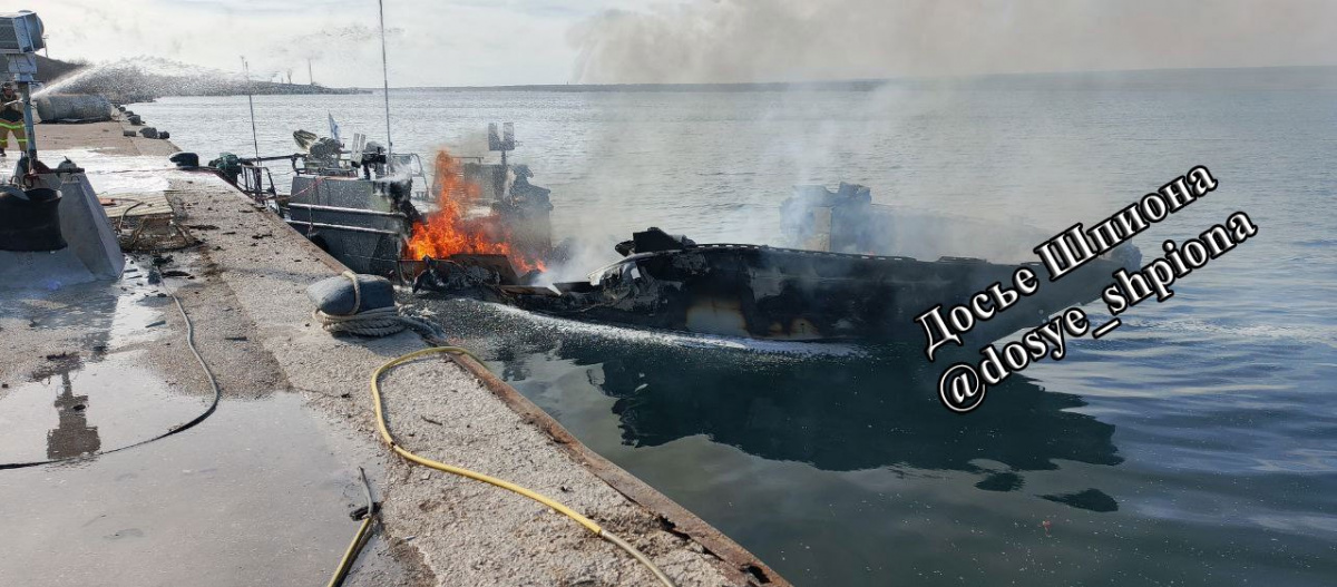 Уничтоженный российский десантный катер в оккупированном Крыму. Фото: «Досье шпиона» 