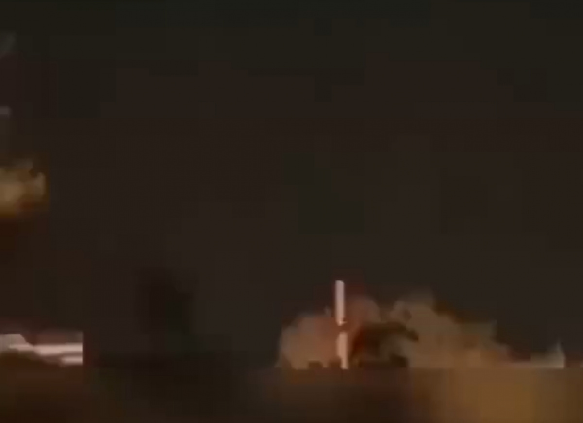 Пожар в Крыму после «прилетов» от ВСУ.