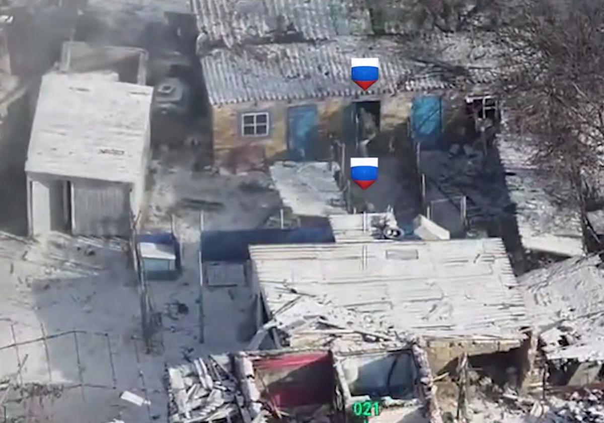 Оккупанты РФ пытались укрыться в домах во время украинского прорыва. 