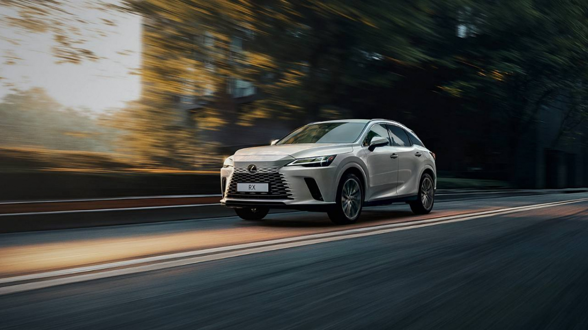 Досвід володіння Lexus RX 450h у місті: витрата пального, комфорт, сервіс