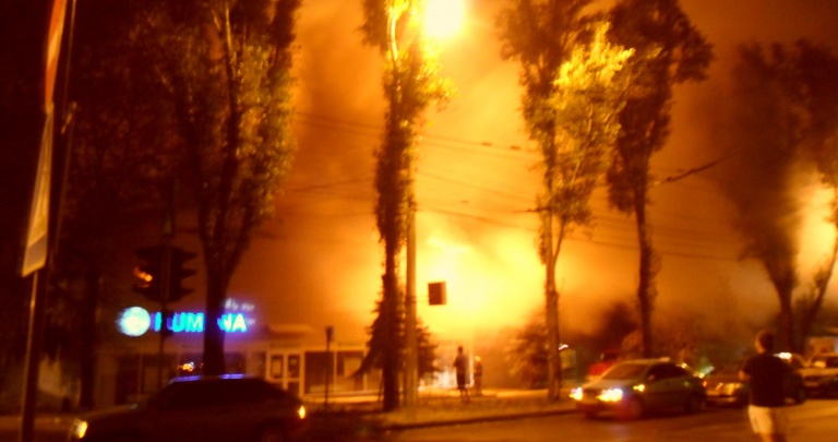 В Донецке сгорел магазин 