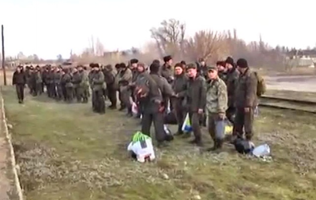 Жители Донетчины помогают украинским военным, переброшенным в область