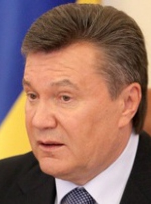 Янукович пригрозил проблемами трем министрам