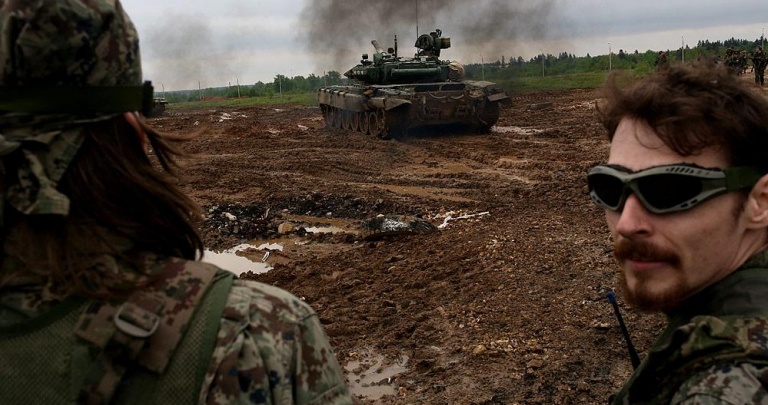 Члены «ДНР» в Подмосковье на танках будут «воевать» за народ США