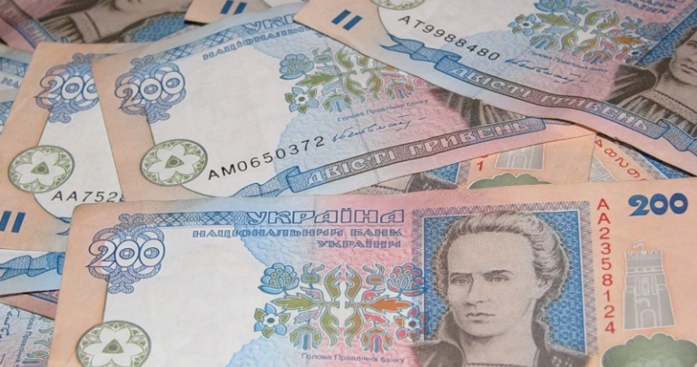 Донецкий оппозиционер показал как он давал 5 тыс. гривен представителю 