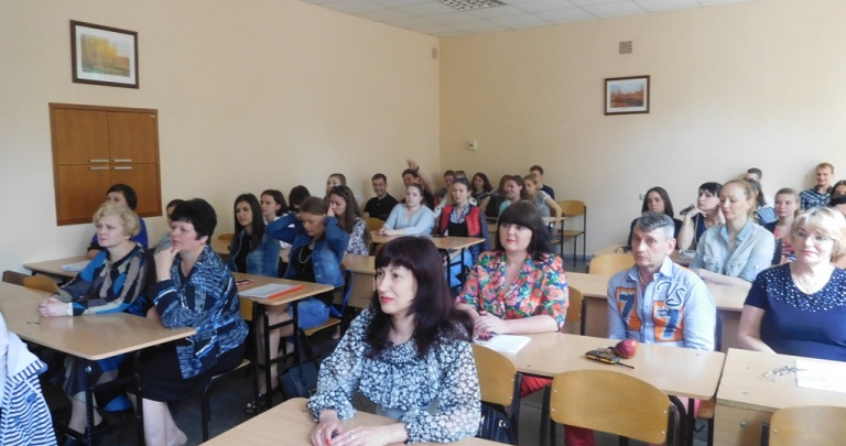 Студентам донецкого техникума на паре читали стихи о Ростове