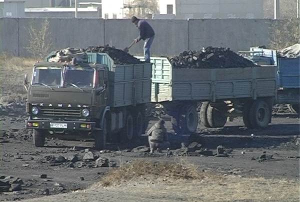 Миссия ОБСЕ зафиксировала вывоз угля из Луганской области в Россию через погранпункты 