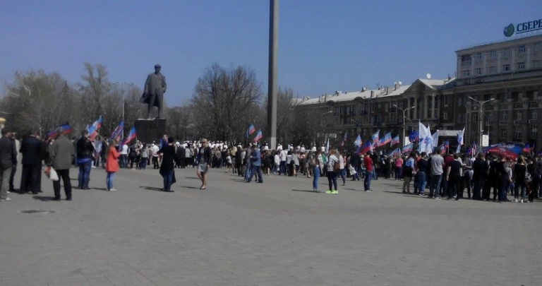 Концерт и «фашистская честь»: в оккупированном Донецке празднуют годовщину захвата облгосадминистрации