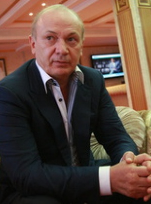 Фирма, связанная с Юрием Иванющенко, без конкурса получила 9 миллионов на детскую консультацию в Енакиево