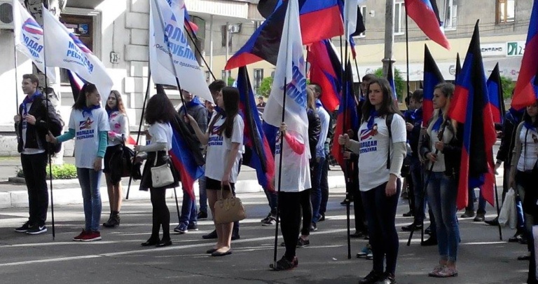 В Макеевке готовятся к шествию бюджетники и студенты ФОТОФАКТ