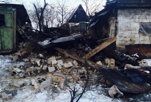 В Донецке в результате обстрелов погиб мужчина и 18-летний парень