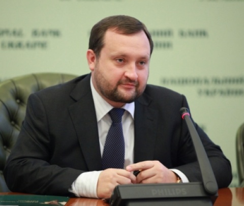 Арбузов приказал следить за транспортом, ж/д билетами и активизировать инвестиции агрокомплекса - СМИ
