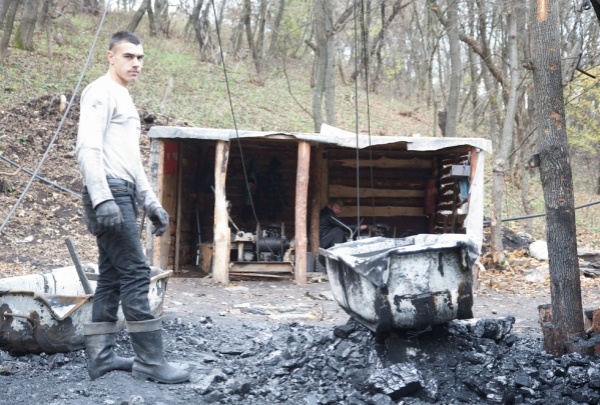 В Донецкой области во время несанкционированной добычи угля погибли 3 человека