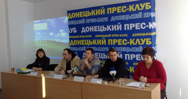 Общественные активисты рассказали как в Донецке покупка колбасы заканчивается кровью