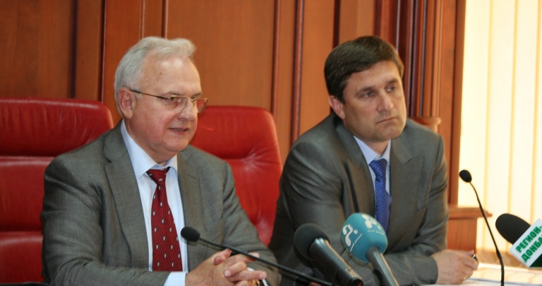 Губернатор считает, что «говнометчики» «пиарились» на авиакатастрофе в Донецке