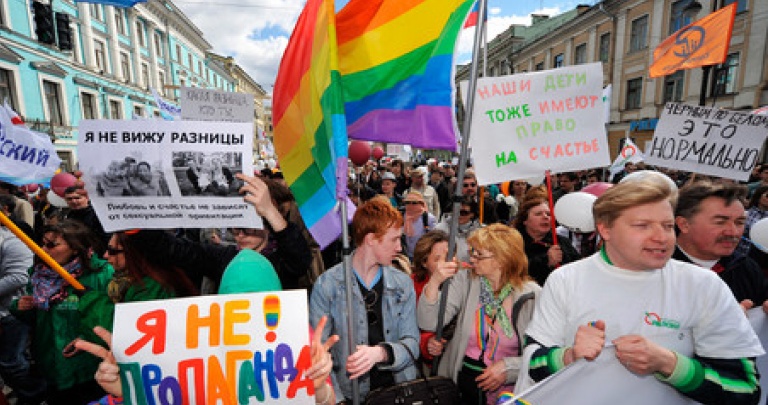 У жителей Макеевки спросили об их отношении к представителям ЛГБТ-сообщества