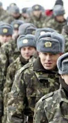 Янукович отменил обязательный призыв в армию в Украине