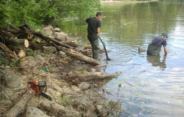Пусть безработные чистят реки и мусорники, - глава группировки «ЛНР»