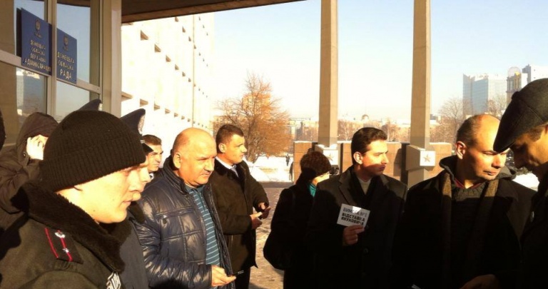 Донецкие депутаты пытались прорваться к губернатору ВИДЕО