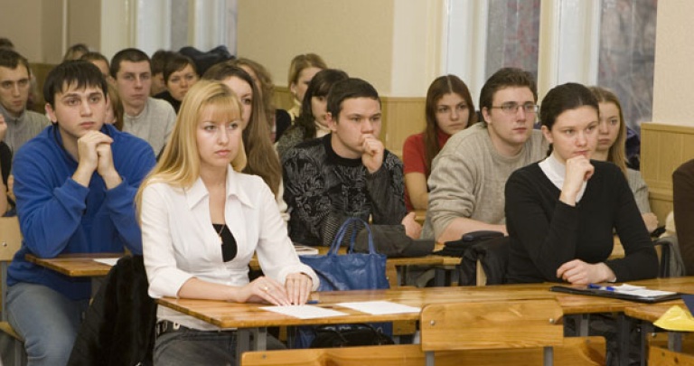 Донецких студентов обрабатывают к выборам