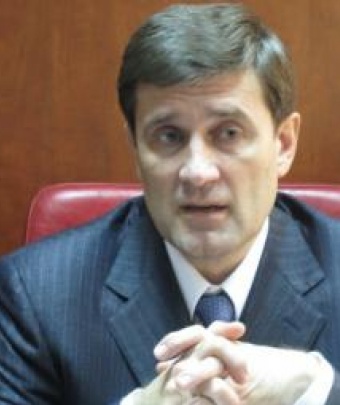 Губернатор Донецкой области хочет взять под контроль закрытие школ