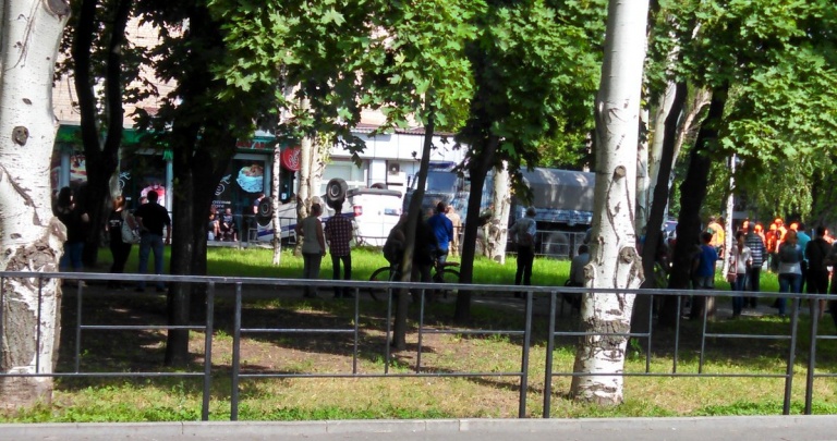 В оккупированном Донецке машина «полиции» столкнулась с гражданским автомобилем