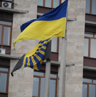 Патриотические силы Донбасса призывают вывесить флаг Украины на всех госзданиях