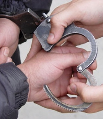 Во время получения взятки в Донецкой области задержали 2-х милиционеров