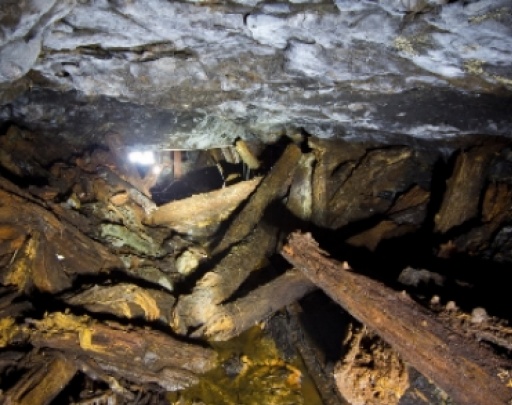 В оккупированном Вахрушево горняк погиб под завалом на частной шахте