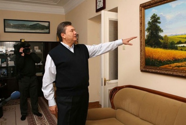Янукович урезал расходы госбюджета на себя