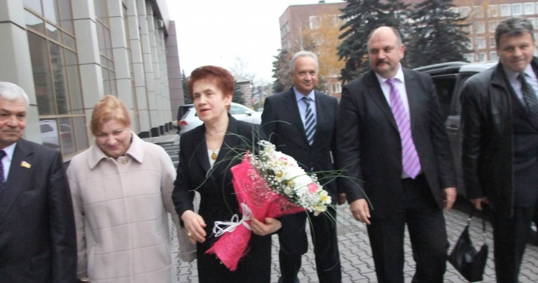 Людмила Янукович со слезами на глазах рассказала, как Береговой поверил в ее мужа