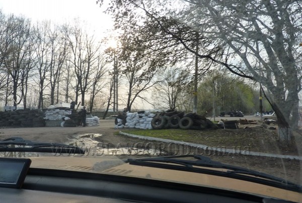 Утром в Славянске вновь была перестрелка. Есть погибшие и раненые