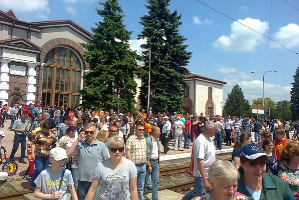 «ДНР» вынуждает митинговать железнодорожников против Украины