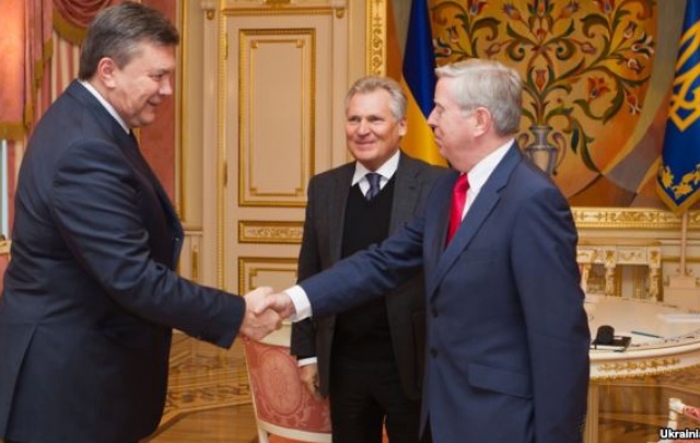 Виктор Янукович провел в Крыму встречу с руководителями мониторинговой миссии Европарламента