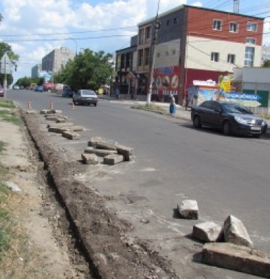 Дороги в Мариуполе ремонтируют в долг