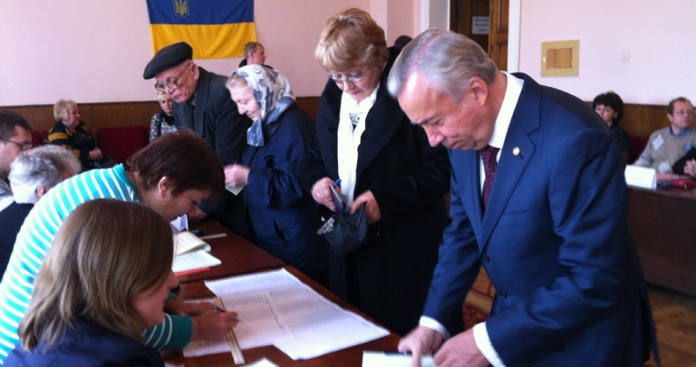 В Донецке все избирательные участки открылись вовремя