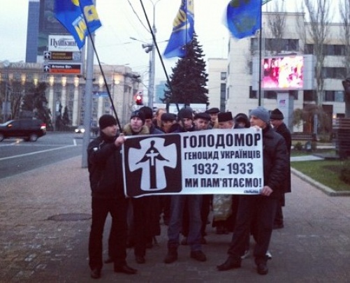 В Донецке более 100 человек почтили память жертв Голодомора (фото, видео)
