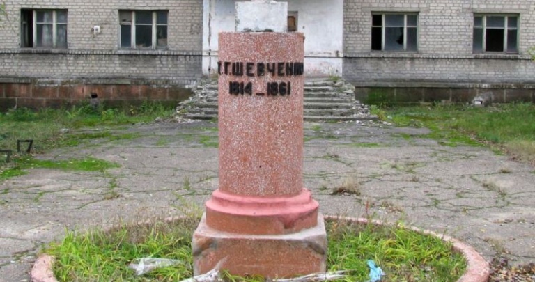 Как стахановцы памятник Тарасу Шевченко прозевали