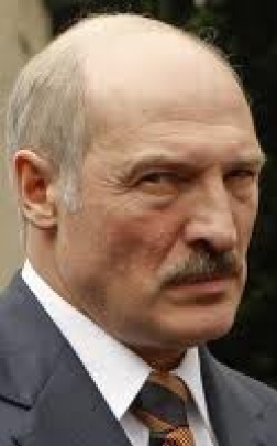 Лукашенко обвинил Януковича во вшивости