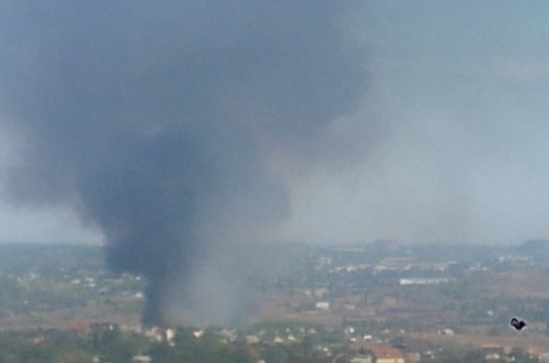 Центр оккупированного Донецка накрыло дымом