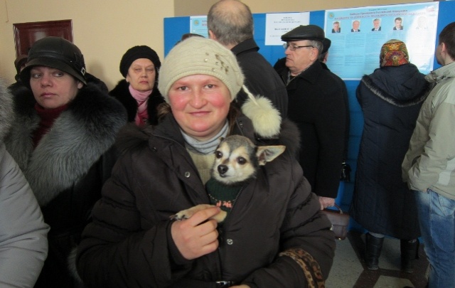 Курьезы выборов: В Донецке гражданин Украины пытался проголосовать за Путина