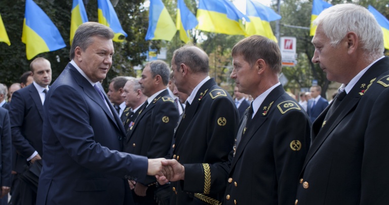 Януковича снова пригласили в Донецк