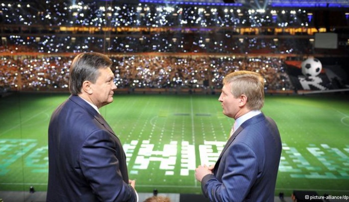 Ахметов может повлиять на Януковича под угрозой санкций - экс-посол США