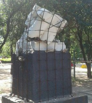 В оккупированной Макеевке взорвали памятник Ленину