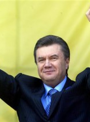 Янукович пожелал Севастополю обыграть 
